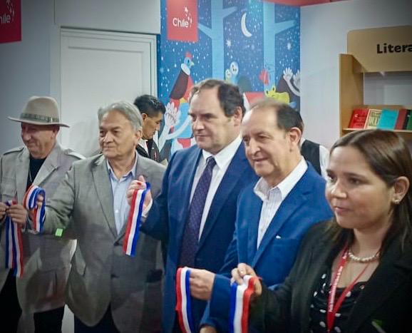 Cámara Chilena del Libro participó en inauguración del stand de Chile en la Feria Internacional del Libro de Lima