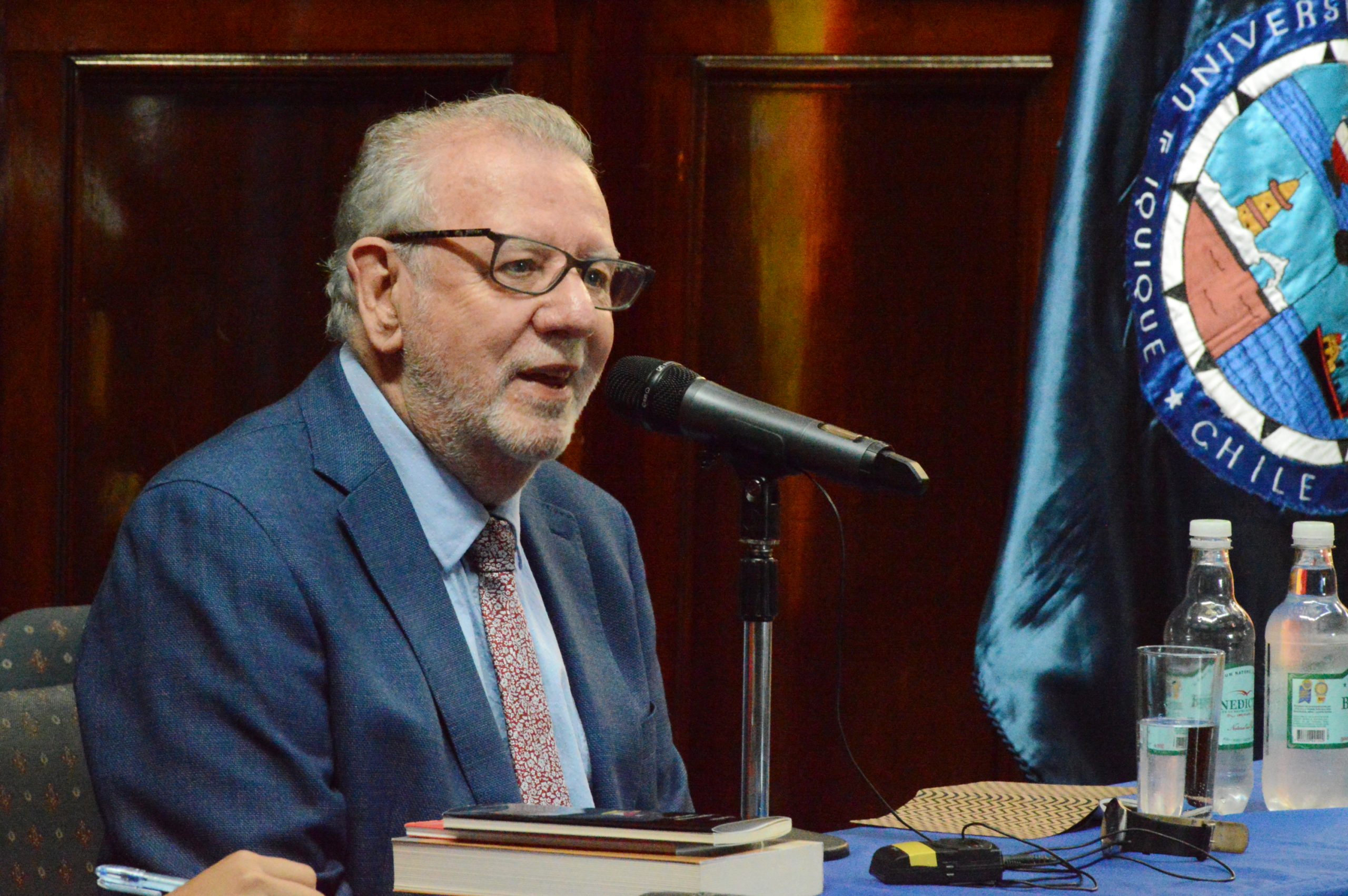 Óscar Hahn: la vida y obra de un Premio Nacional de Literatura